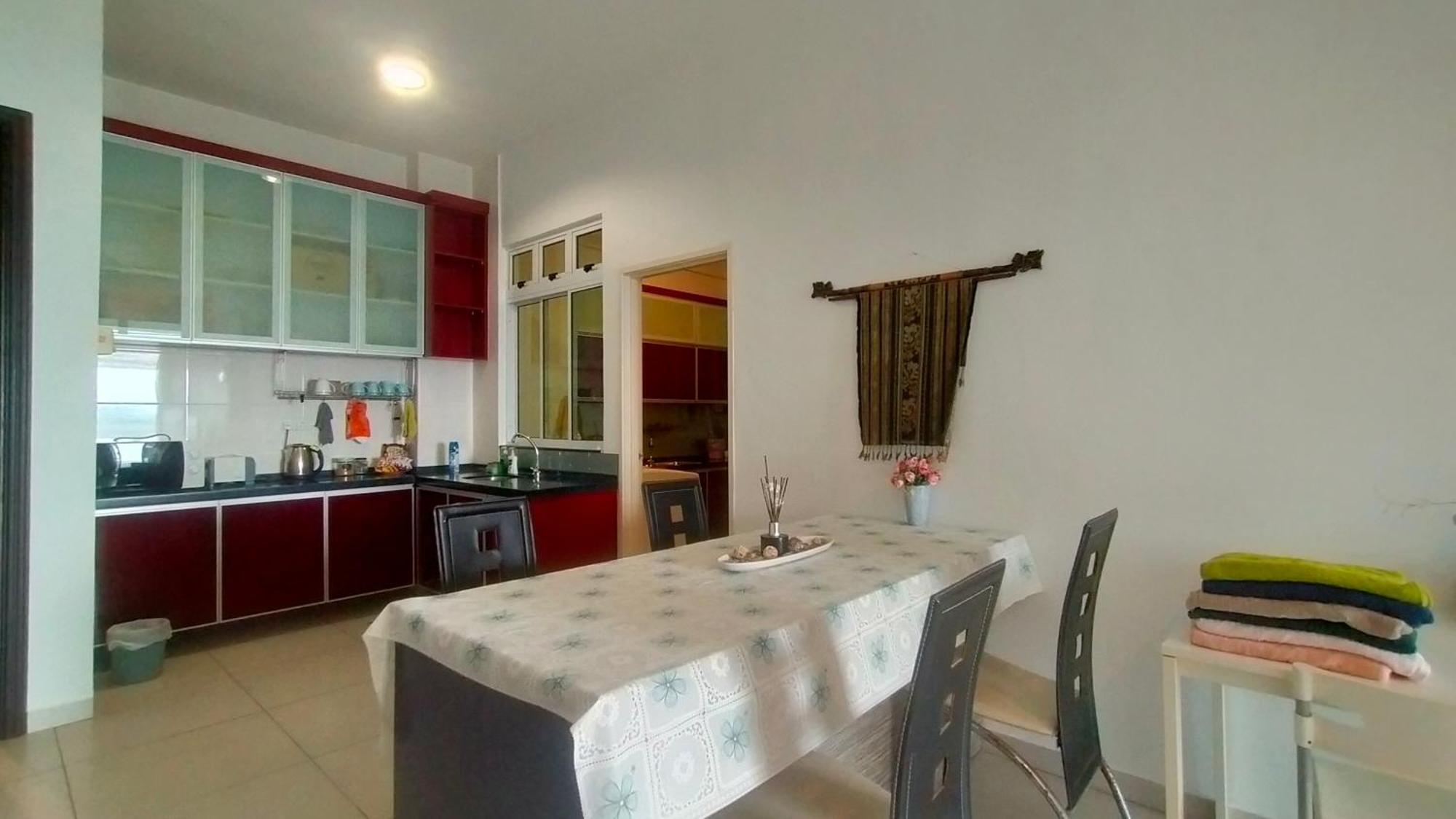 In Jb With Sea View, View, Balcony, Free Wifi And Free Parking Pangsapuri Johor Bahru